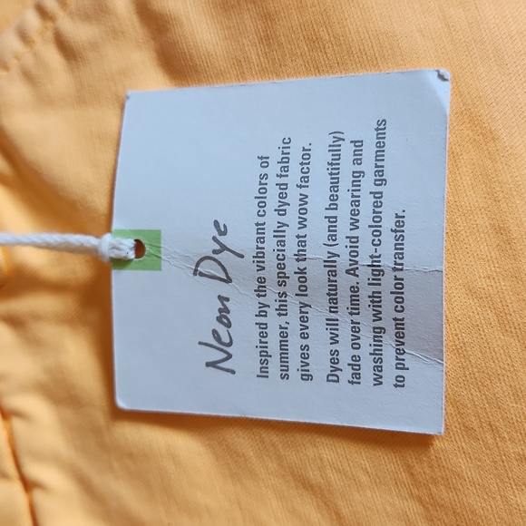 GAP Boyfriend Roll-Up Neon Dye Shorts - Picture 2 of 8